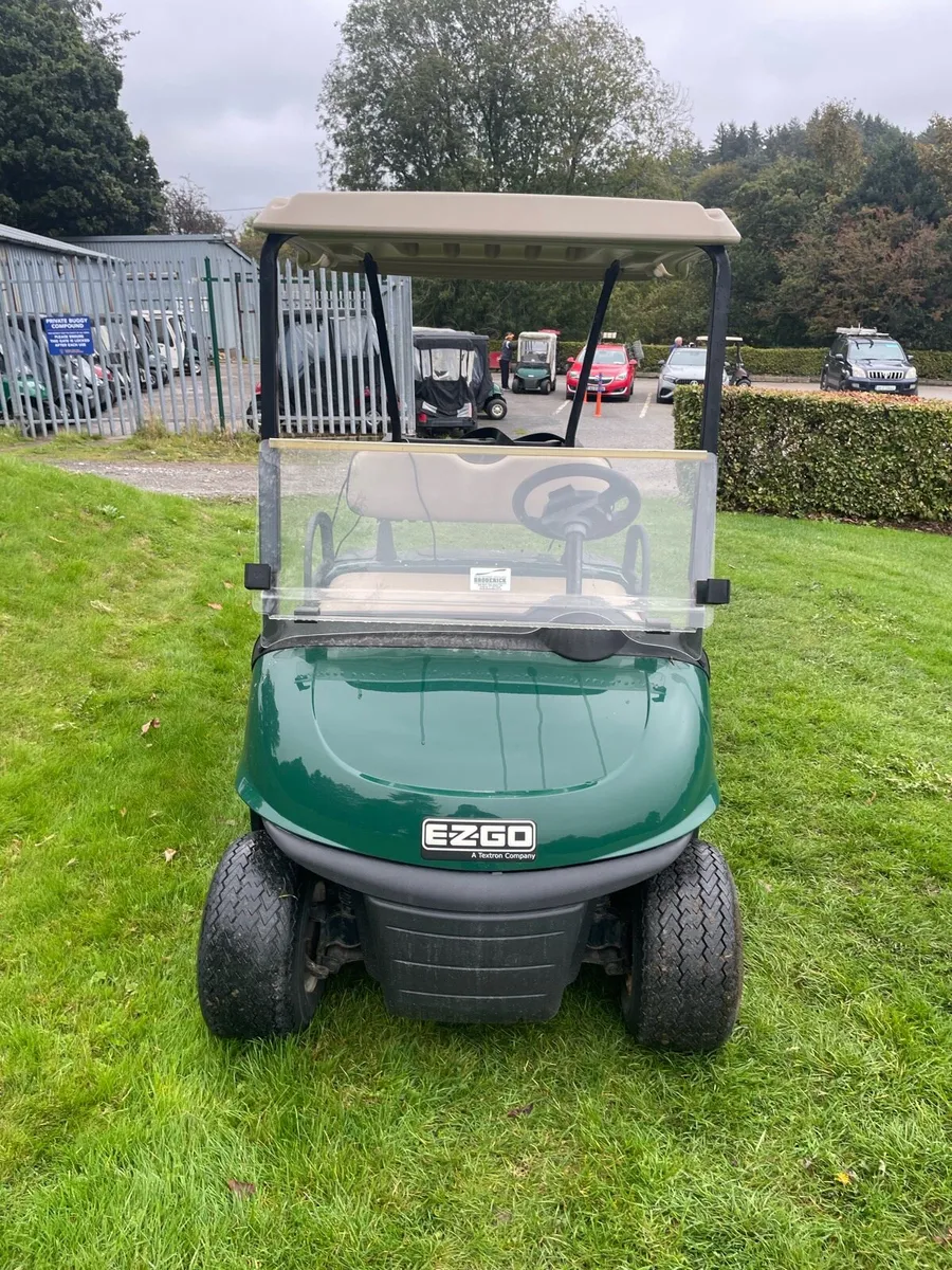 Golf buggy - Image 1