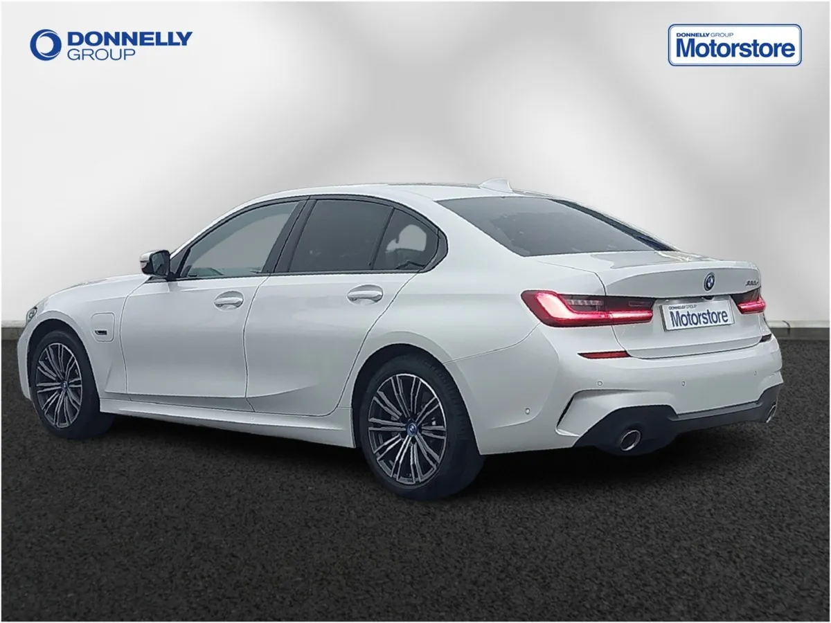 BMW 3 Series Saloon M Sport - Image 2