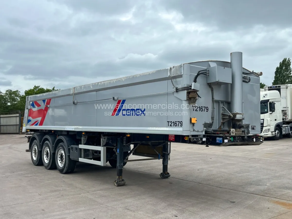 2017 WILCOX INSULATED TIPPING TRAILER - Image 1
