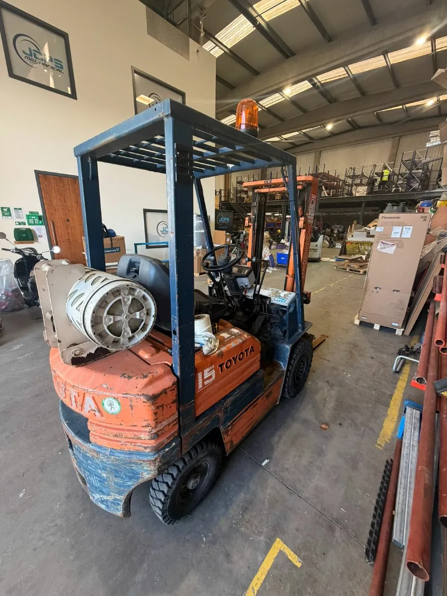 forklift - Image 2