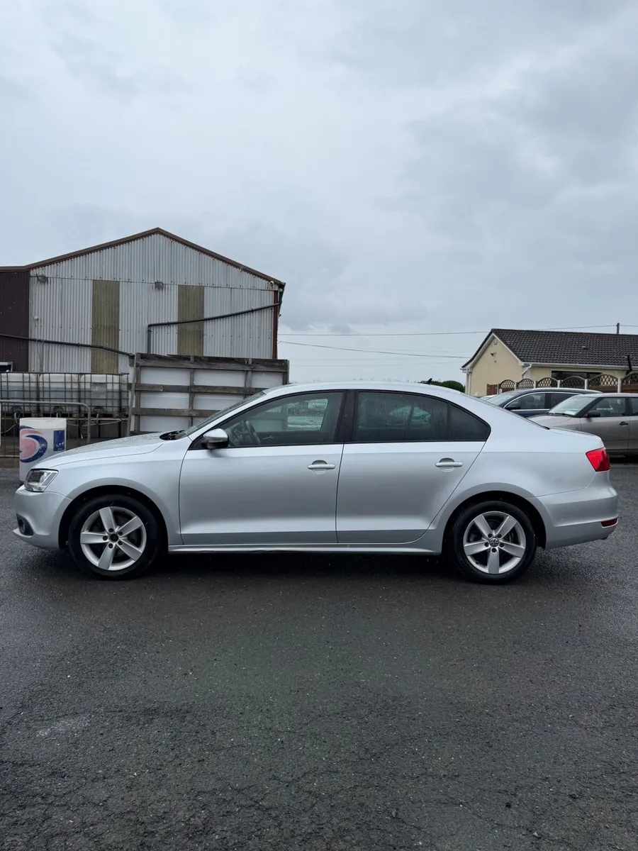 Volkswagen Jetta 2015 - Image 3