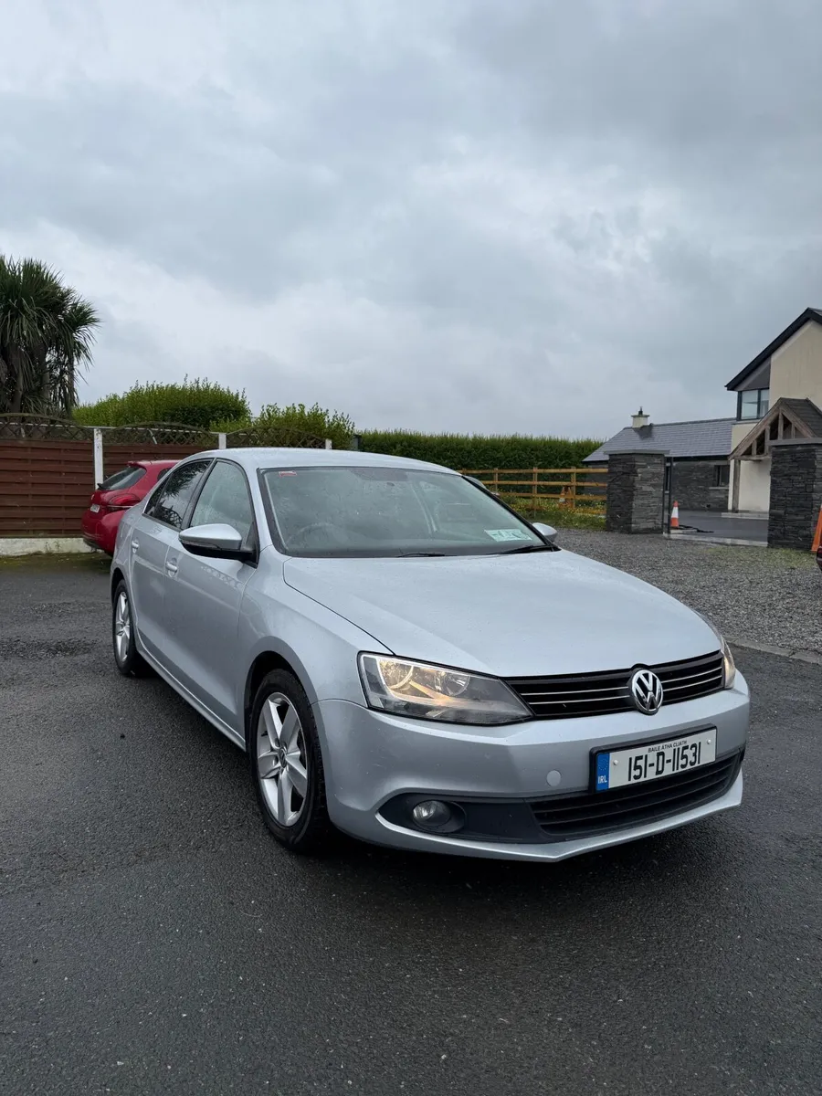 Volkswagen Jetta 2015 - Image 2
