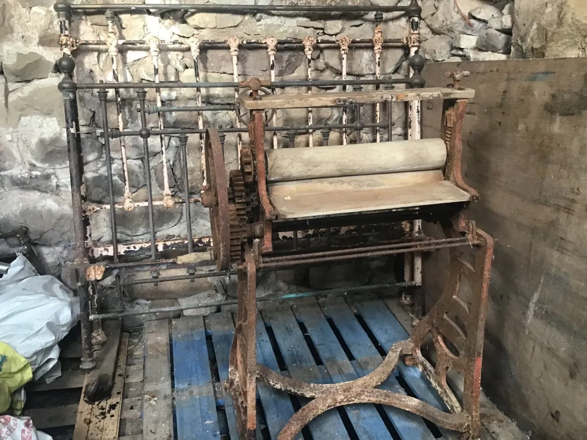 Vintage washing mangle