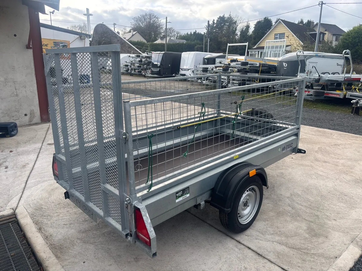 M-Tec 8x4 single axle trailer in as new condition - Image 3