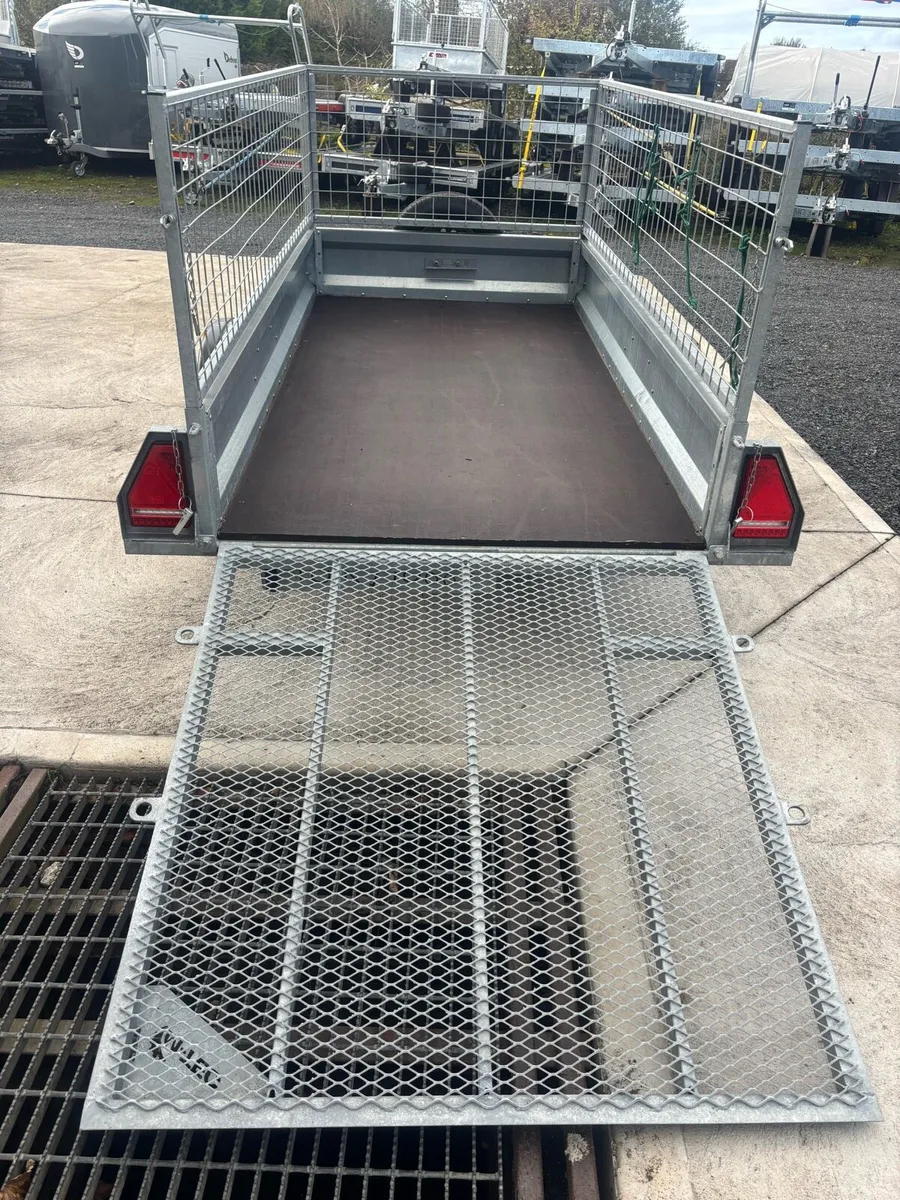 M-Tec 8x4 single axle trailer in as new condition - Image 4