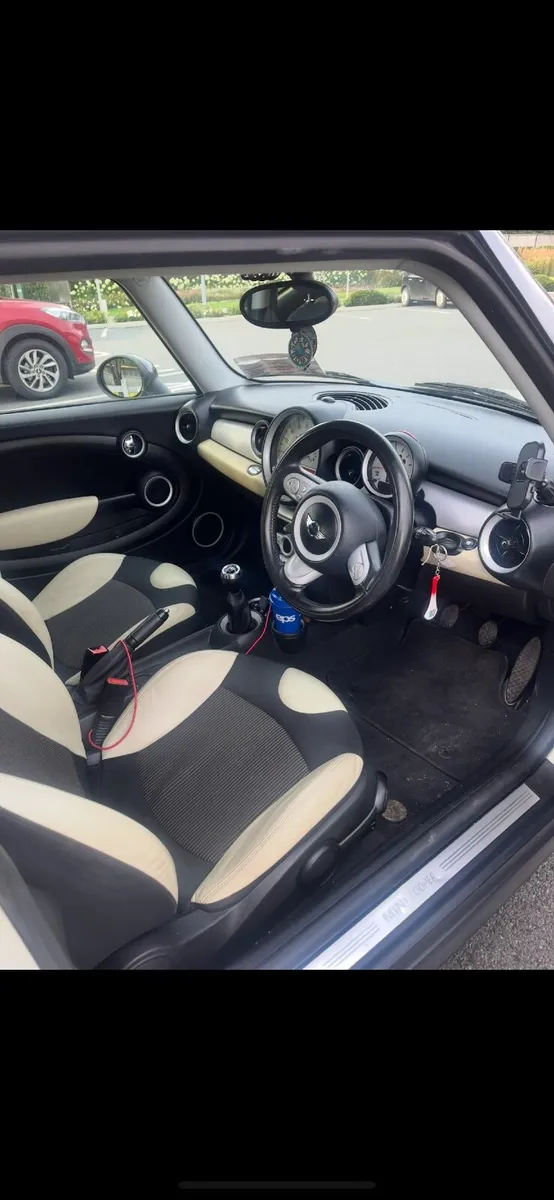 Mini Cooper 2010 - Image 3