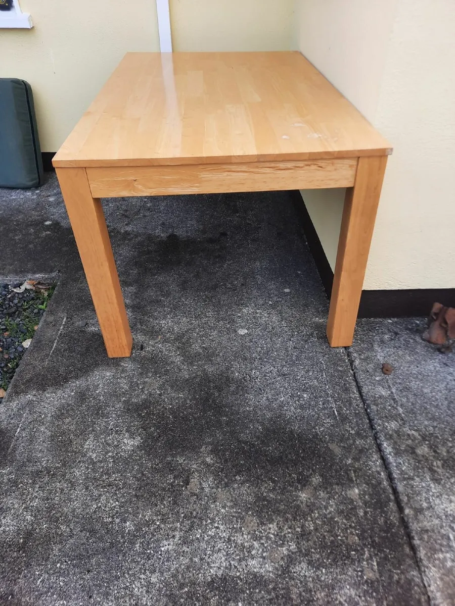 Kitchen table - Image 1