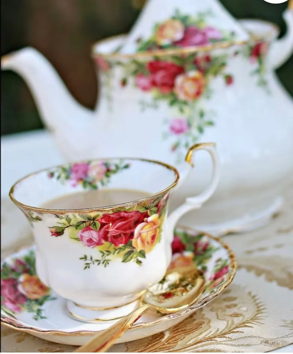 Royal Albert Rose 35 pieces limited edition, - Image 4