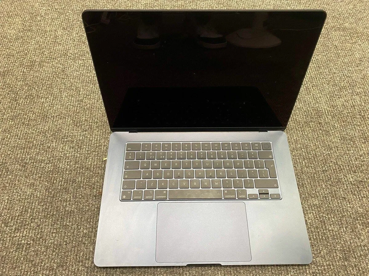 MacBook Air M2 15 Inch A2941 Boxed - Image 3