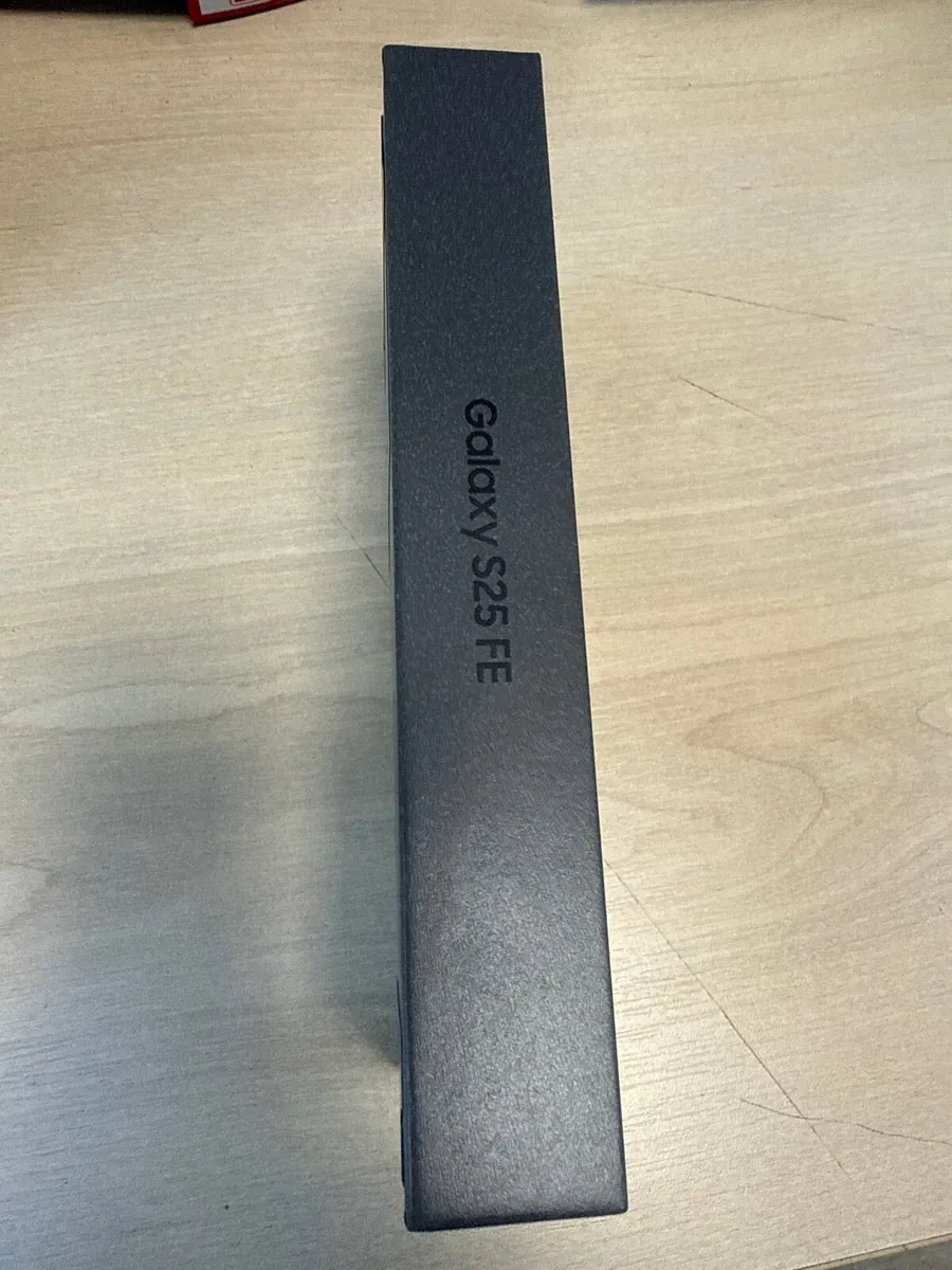 Samsung Galaxy S25FE Brand new unlocked 128GB 8GB - Image 3