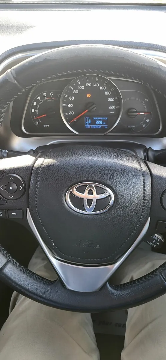 Toyota RAV4 2015 6 Speed Manual 2.0D Black - Image 3