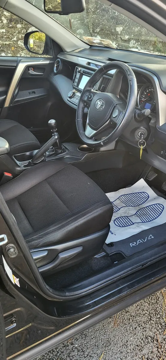 Toyota RAV4 2015 6 Speed Manual 2.0D Black - Image 4
