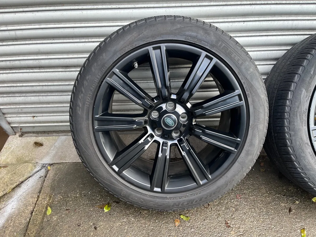 RANGE ROVER SPORT L494 21'' GLOSS BLACK ALLOYS - Image 2