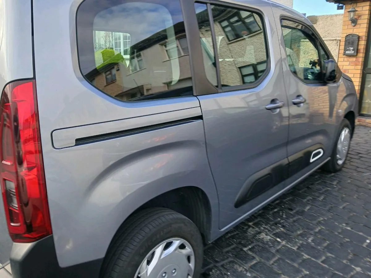 Taxi citreon berlingo multispace - Image 4