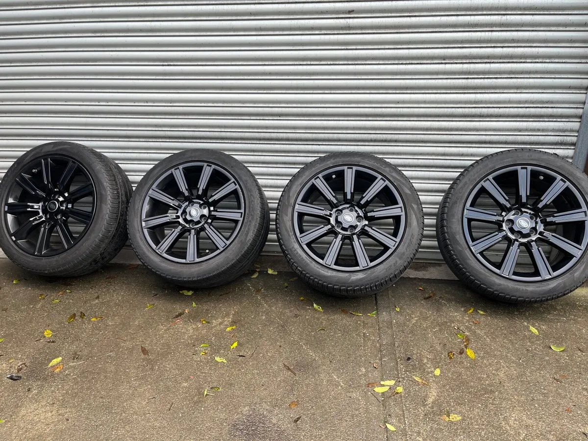 RANGE ROVER SPORT L494 21'' GLOSS BLACK ALLOYS - Image 1