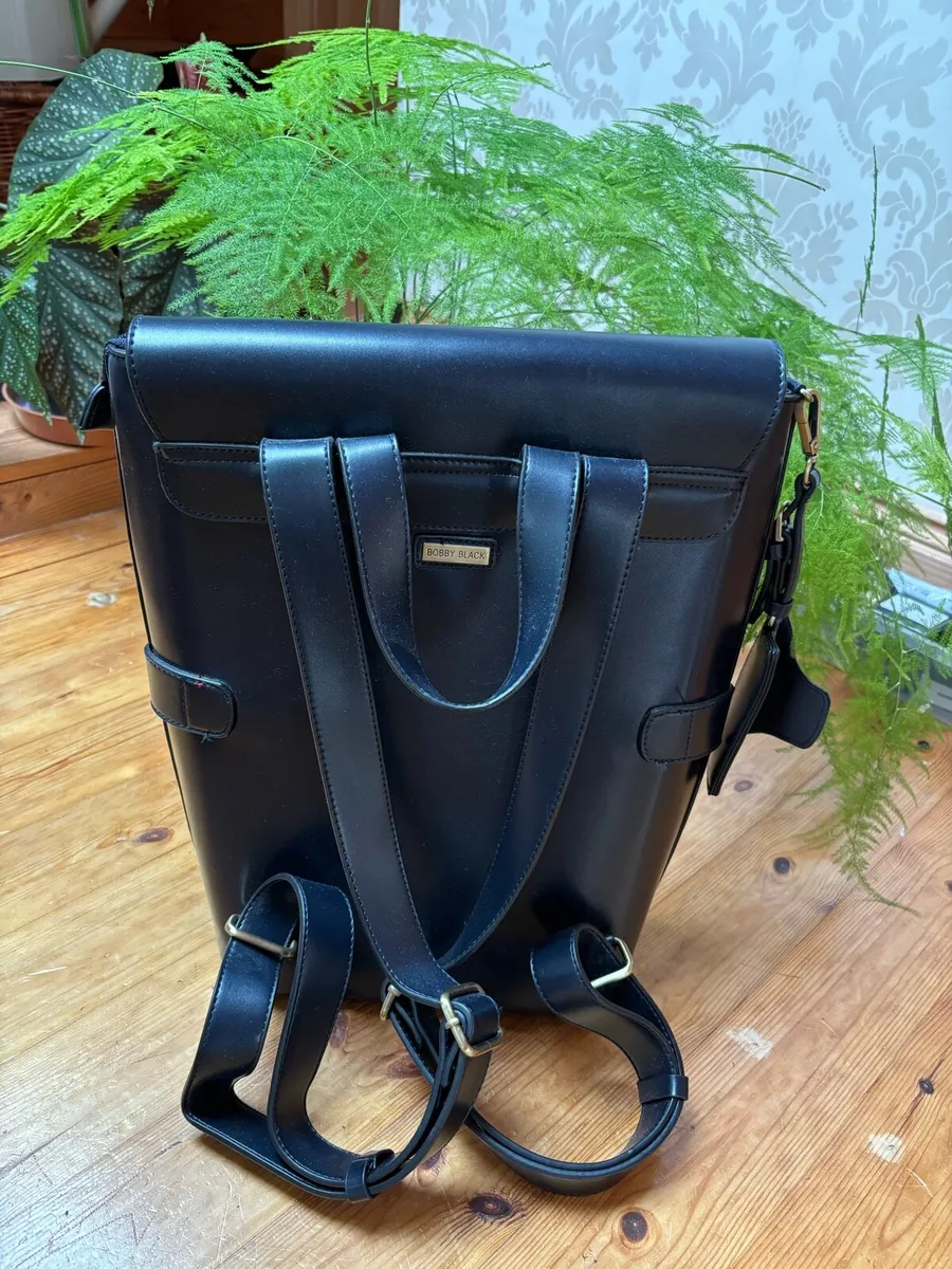Back pack business style in black leather - Image 2