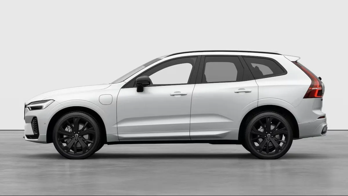 Volvo XC60 White Xc60 Plus Black Edition - Image 2