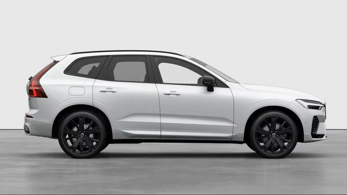 Volvo XC60 White Xc60 Plus Black Edition - Image 4