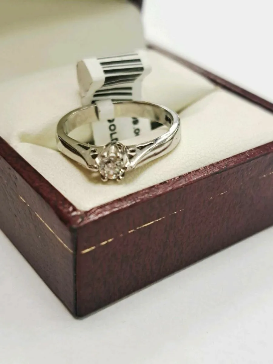 18K White Gold Diamond Ring 18CT - Image 2