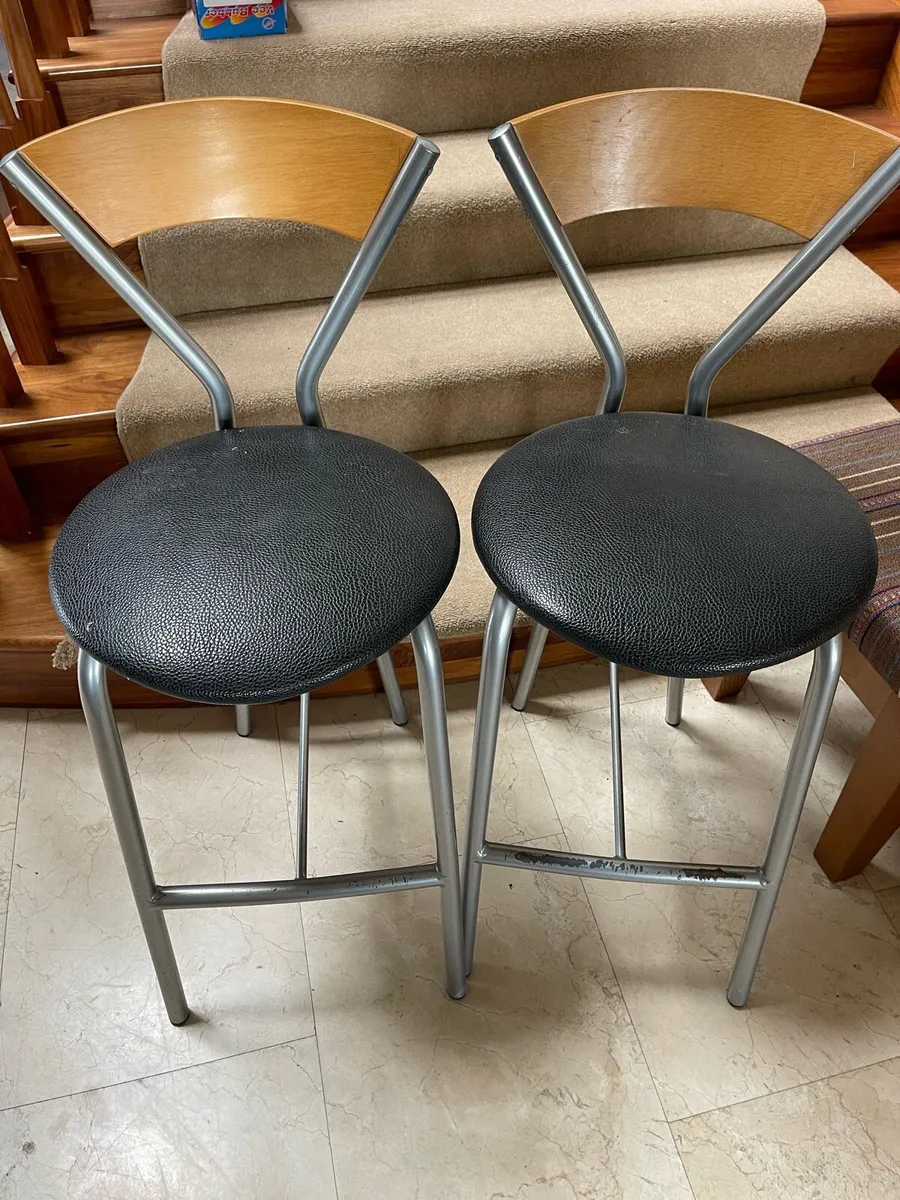 2 x Matching Kitchen Island Breakfast Bar Stools - Image 1