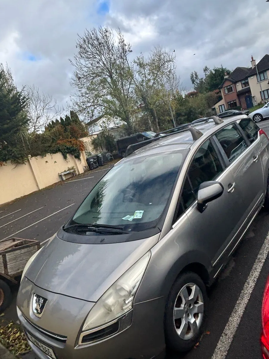 Puegot 5008 - Image 2