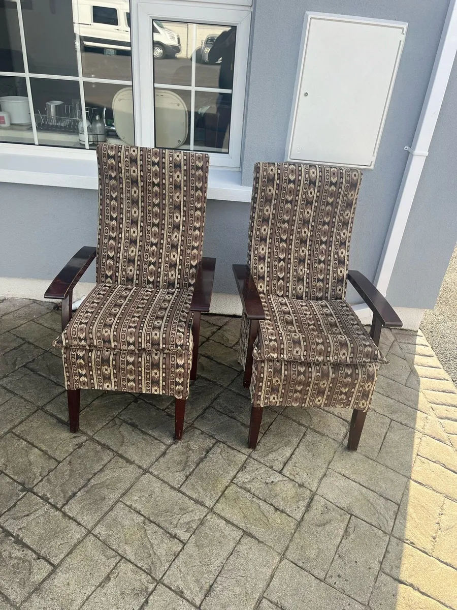 2x chairs and mirror - Image 1