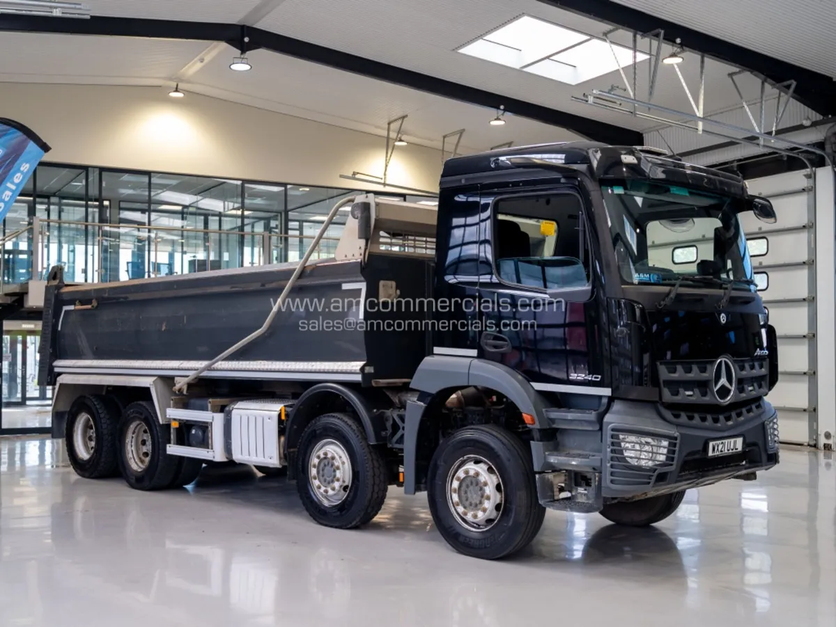 2021 (21) MERCEDES-BENZ AROCS 3240 8X4 TIPPER 32T - Image 2