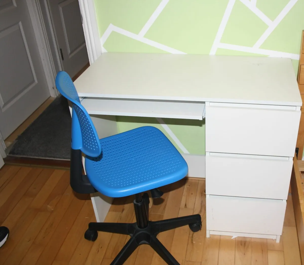 Desk - Image 1
