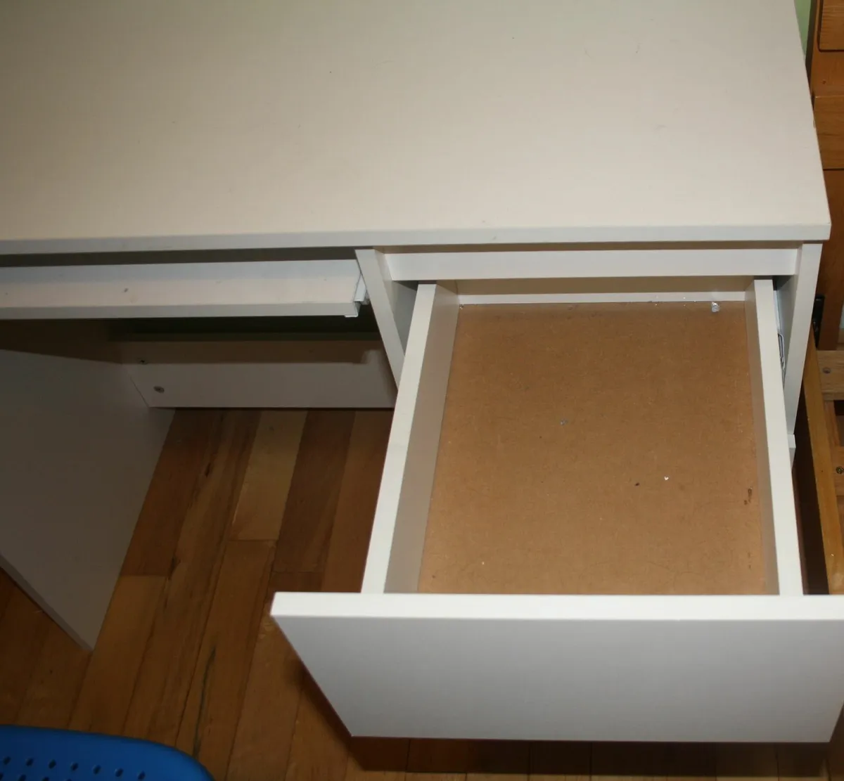 Desk - Image 3