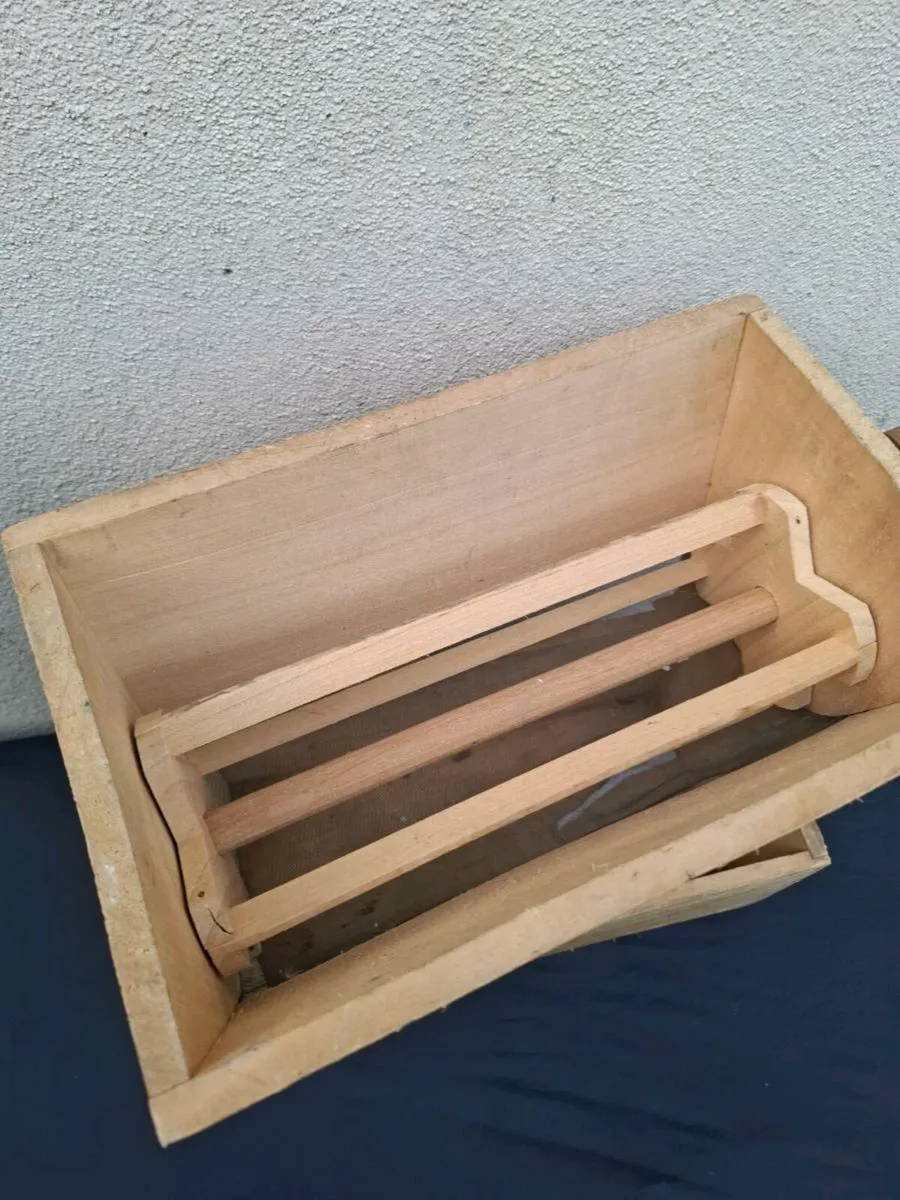 Antique sieve flour making box - Image 2