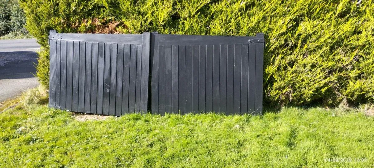 Gate Teak solid wooden - Image 1