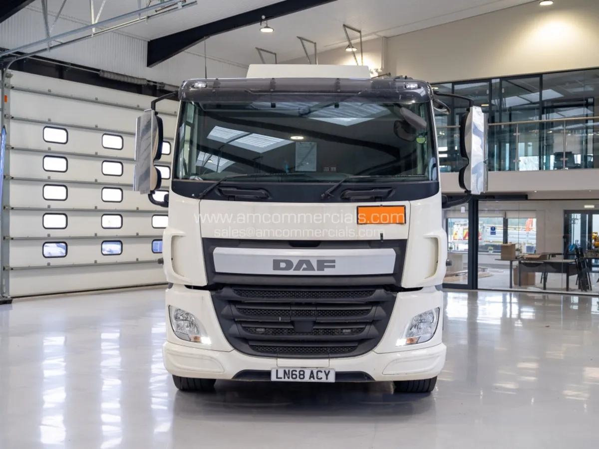 2018 (68) DAF CF 370 6X2 FUEL TANKER REARLIFT - Image 2
