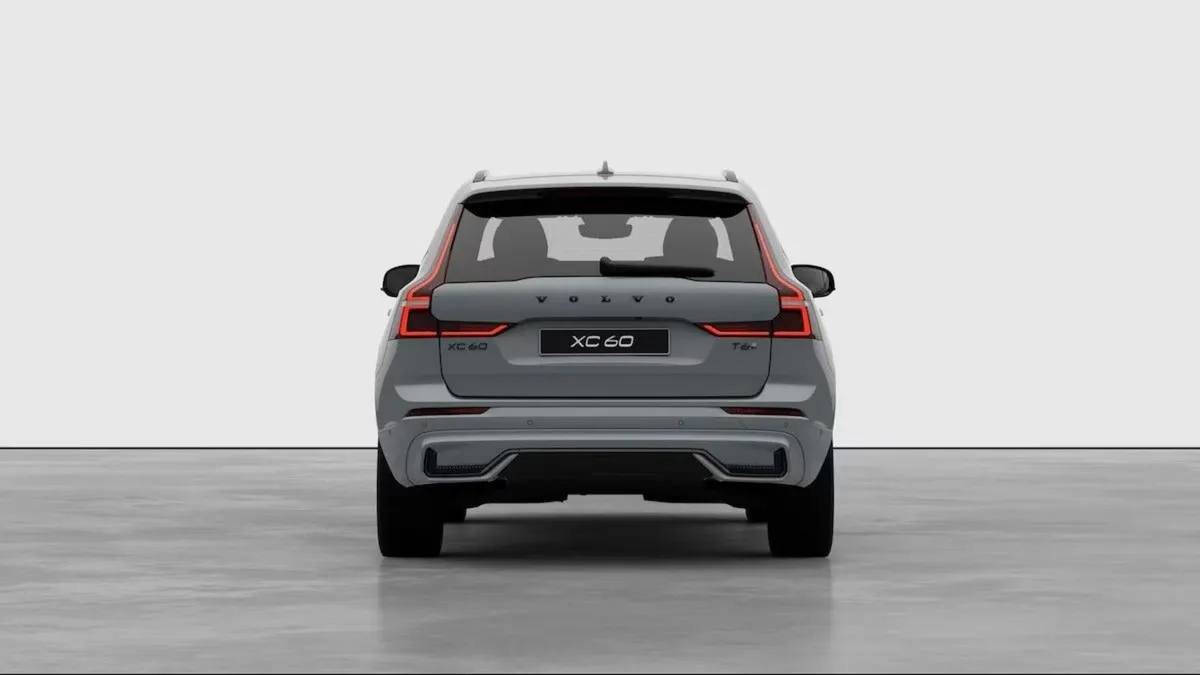 Volvo XC60 Vapor Grey Xc60 Plus Black Edition - Image 3