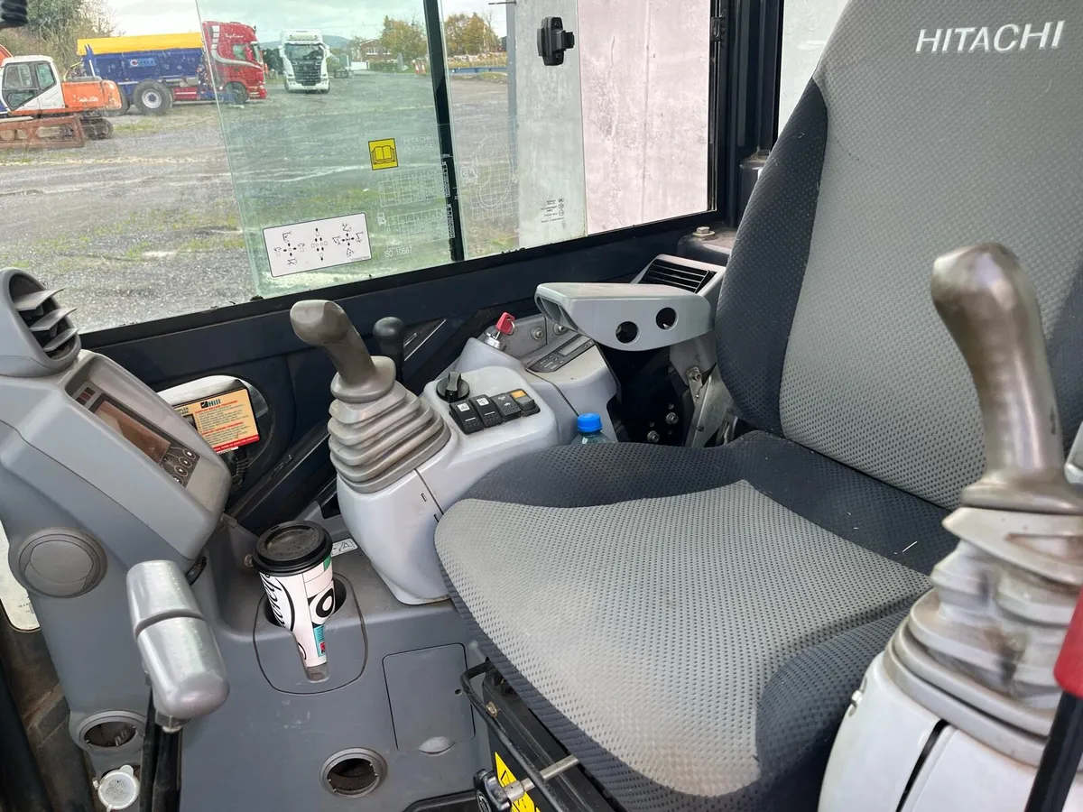 Hitachi Zaxis 33U - Image 3