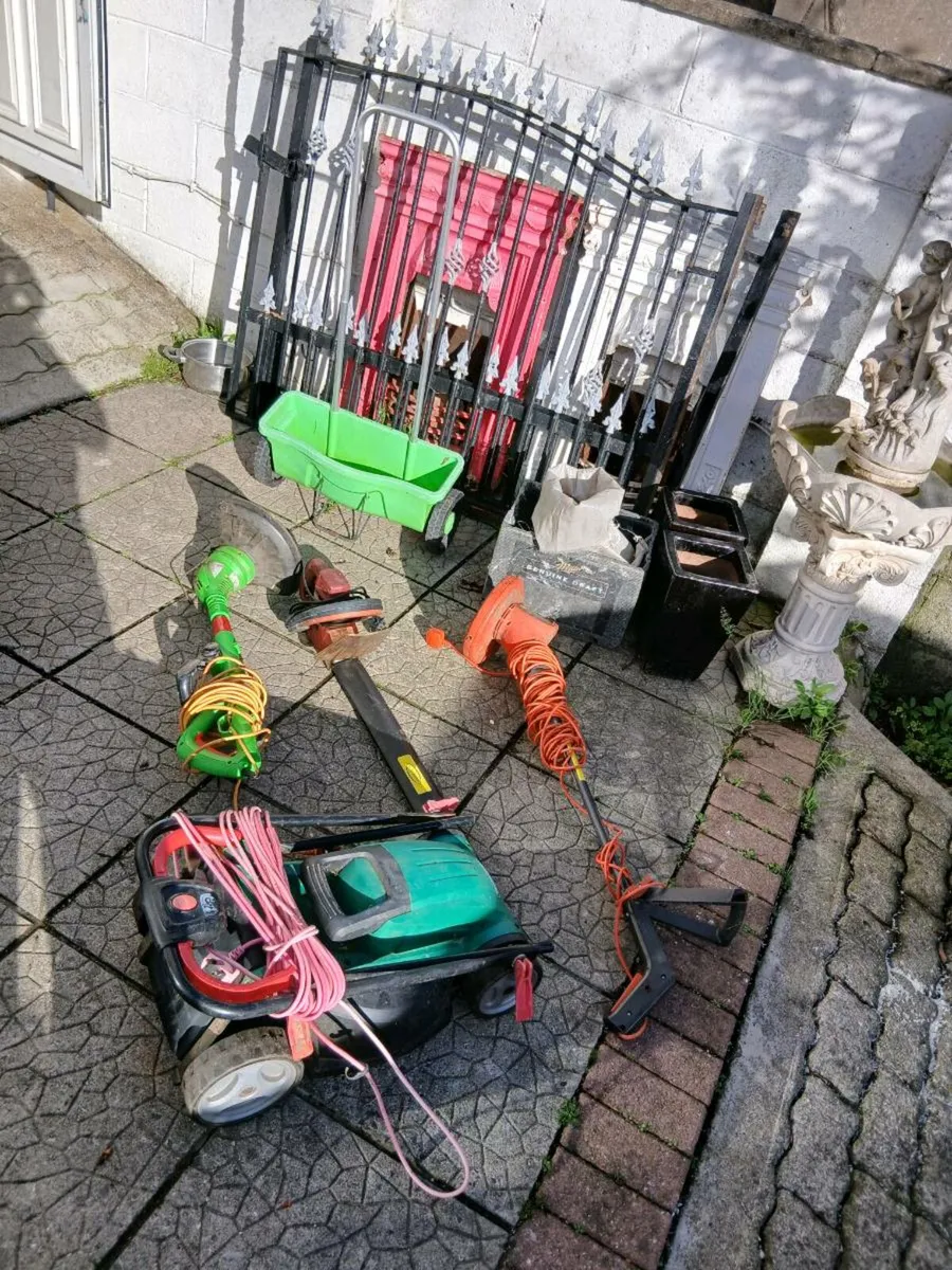 Gardening electrical clearance items - Image 1