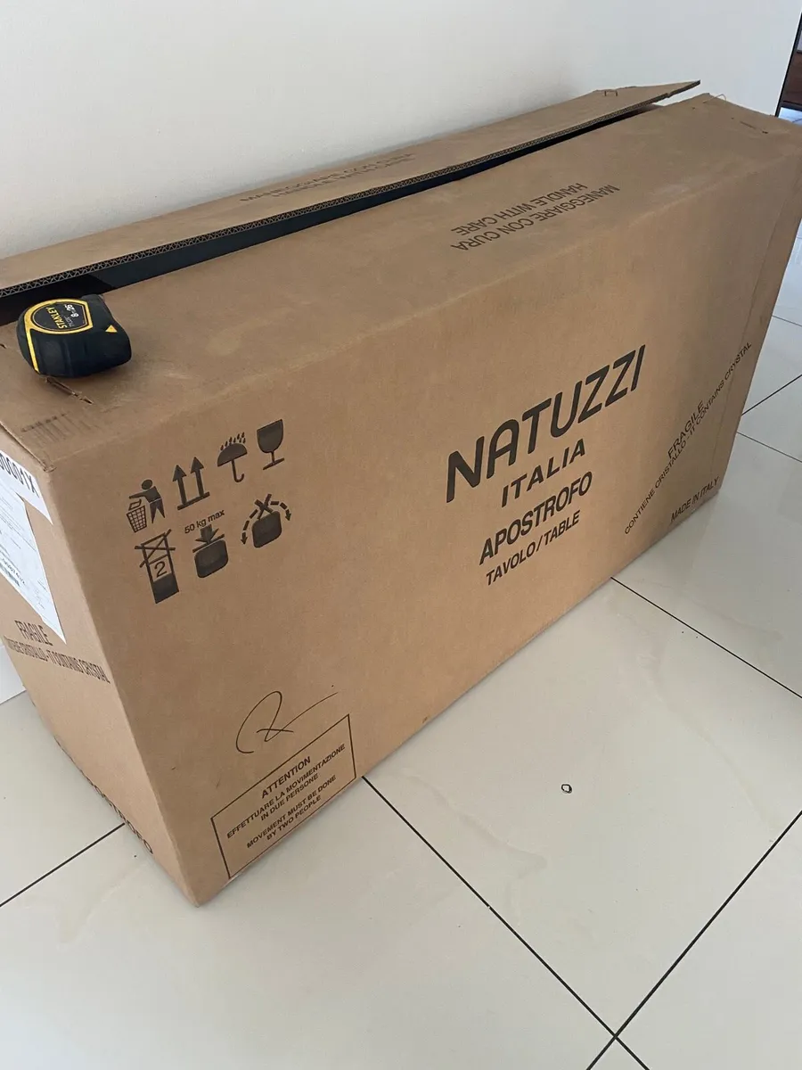 Natuzzi Apostrofo coffee table brand new in box - Image 4