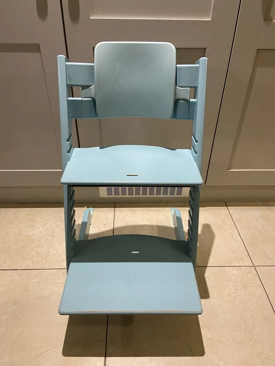 Tripp trap chair
