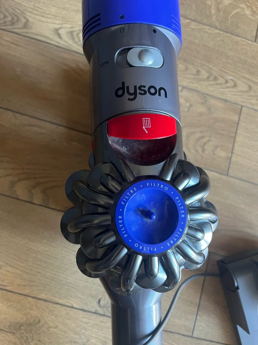 Dyson V8 - Image 2