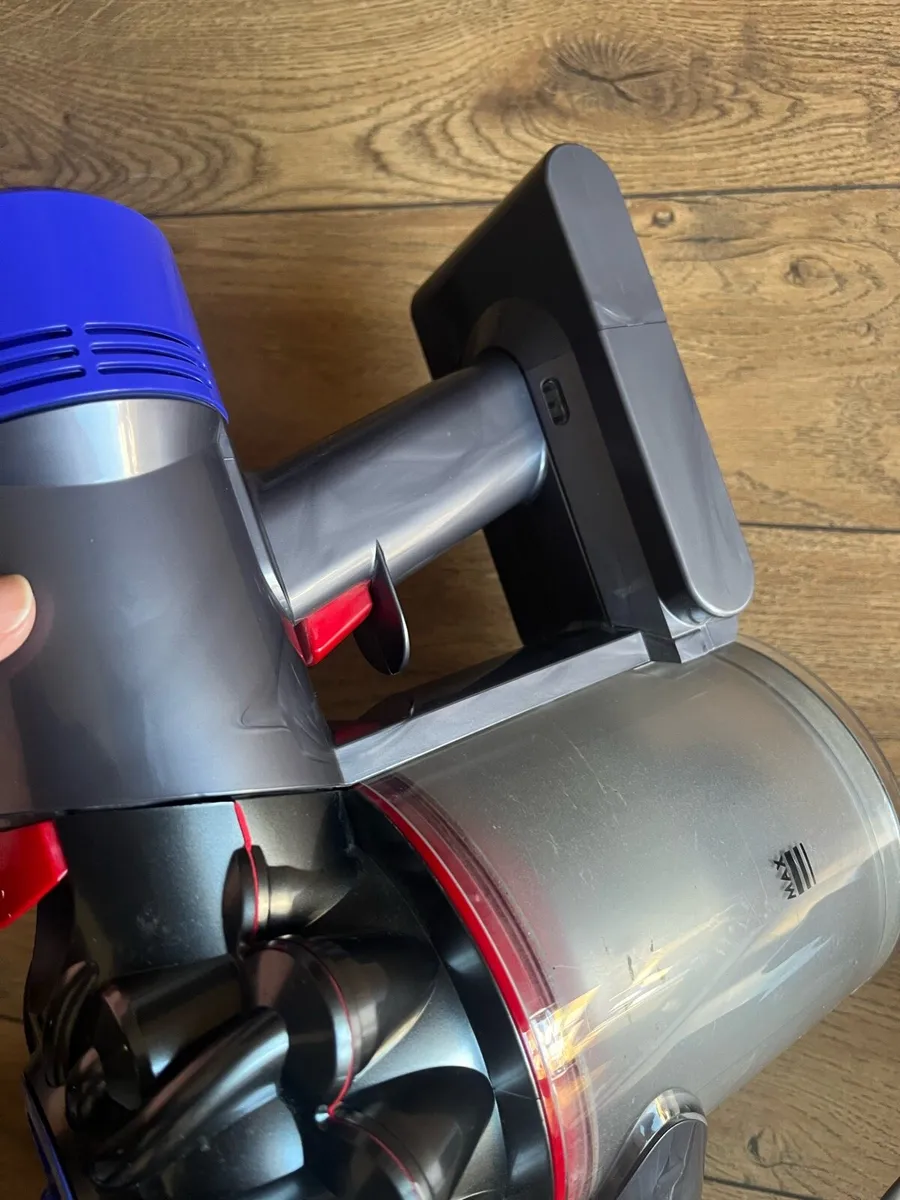 Dyson V8 - Image 3