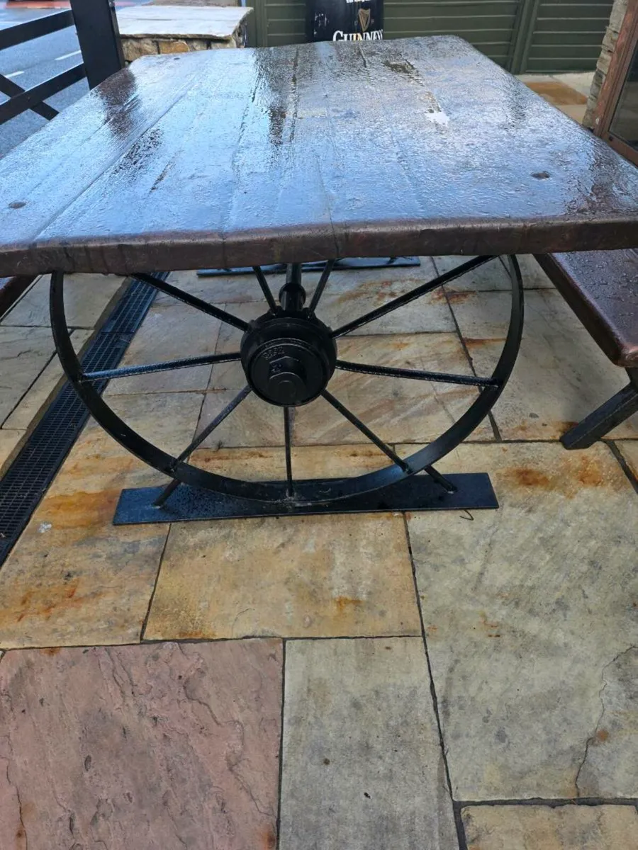 Outdoor tables - Image 1