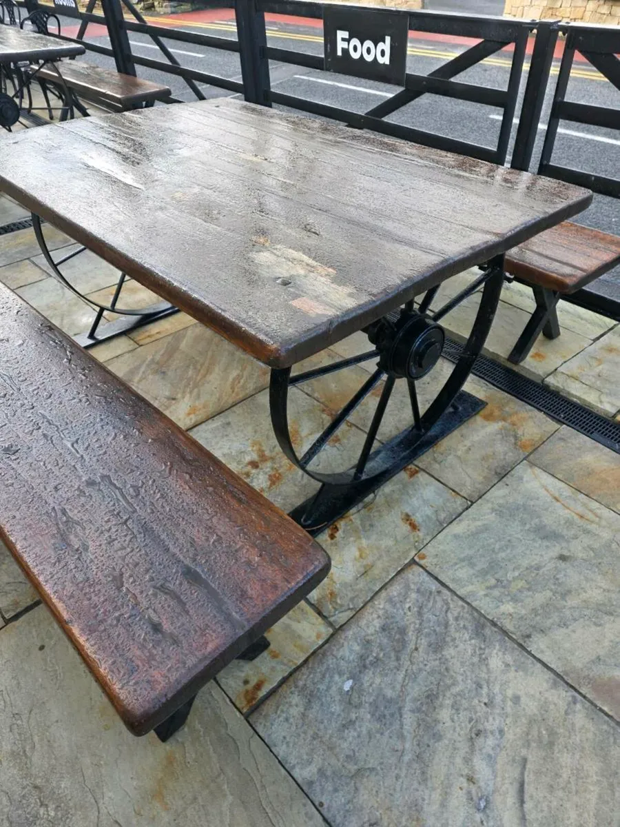 Outdoor tables - Image 2