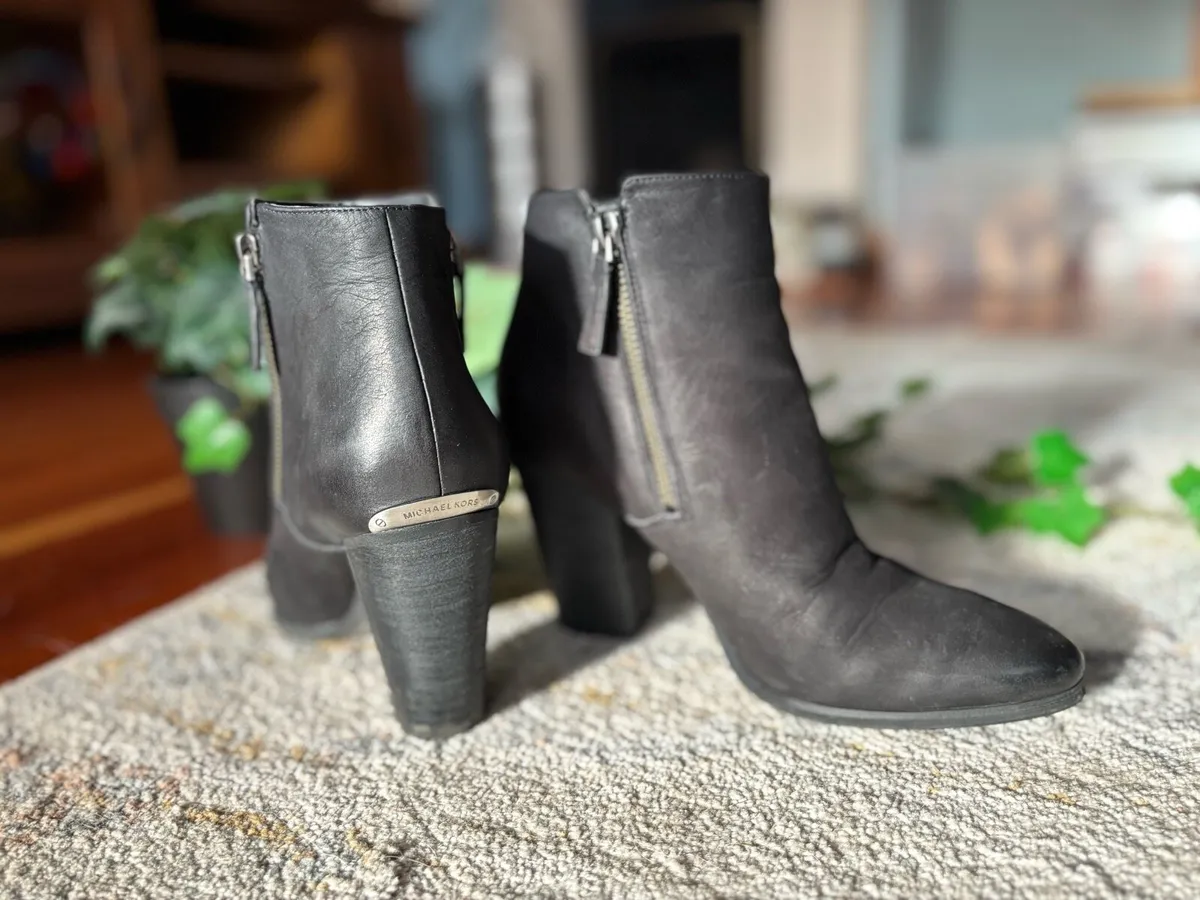Boots - Image 1
