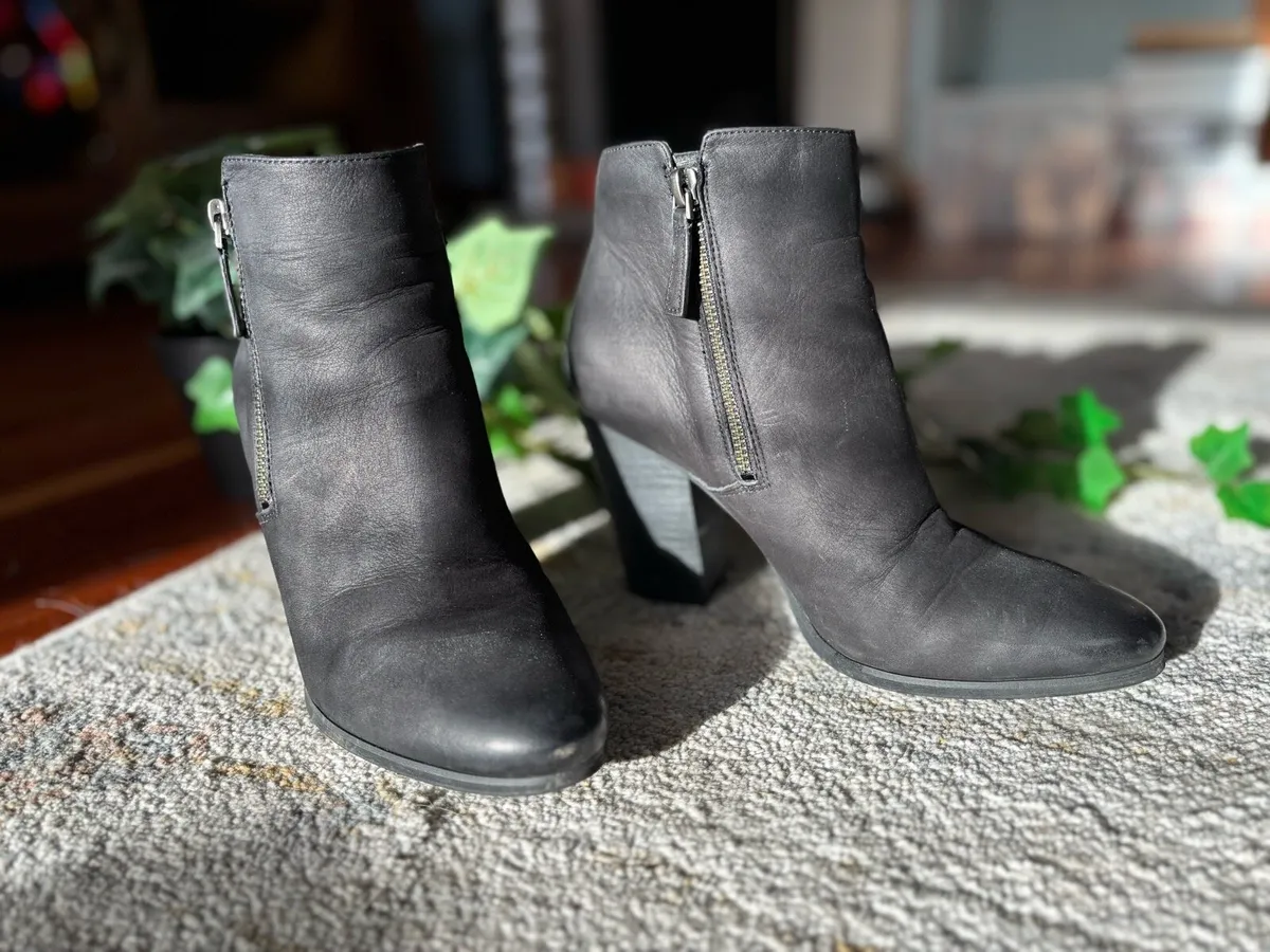 Boots - Image 4