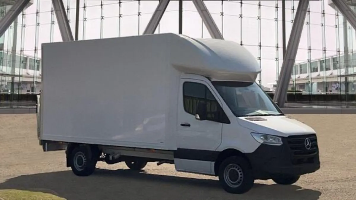 Brand New Mercedes Sprinter Luton with tailift - Image 1