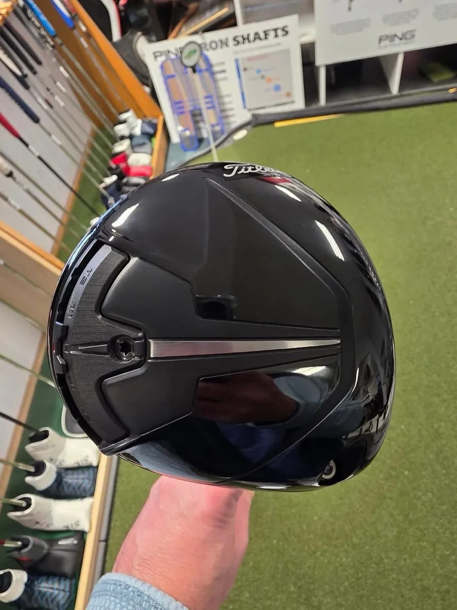 As New Titleist TSr3 Driver - Image 1