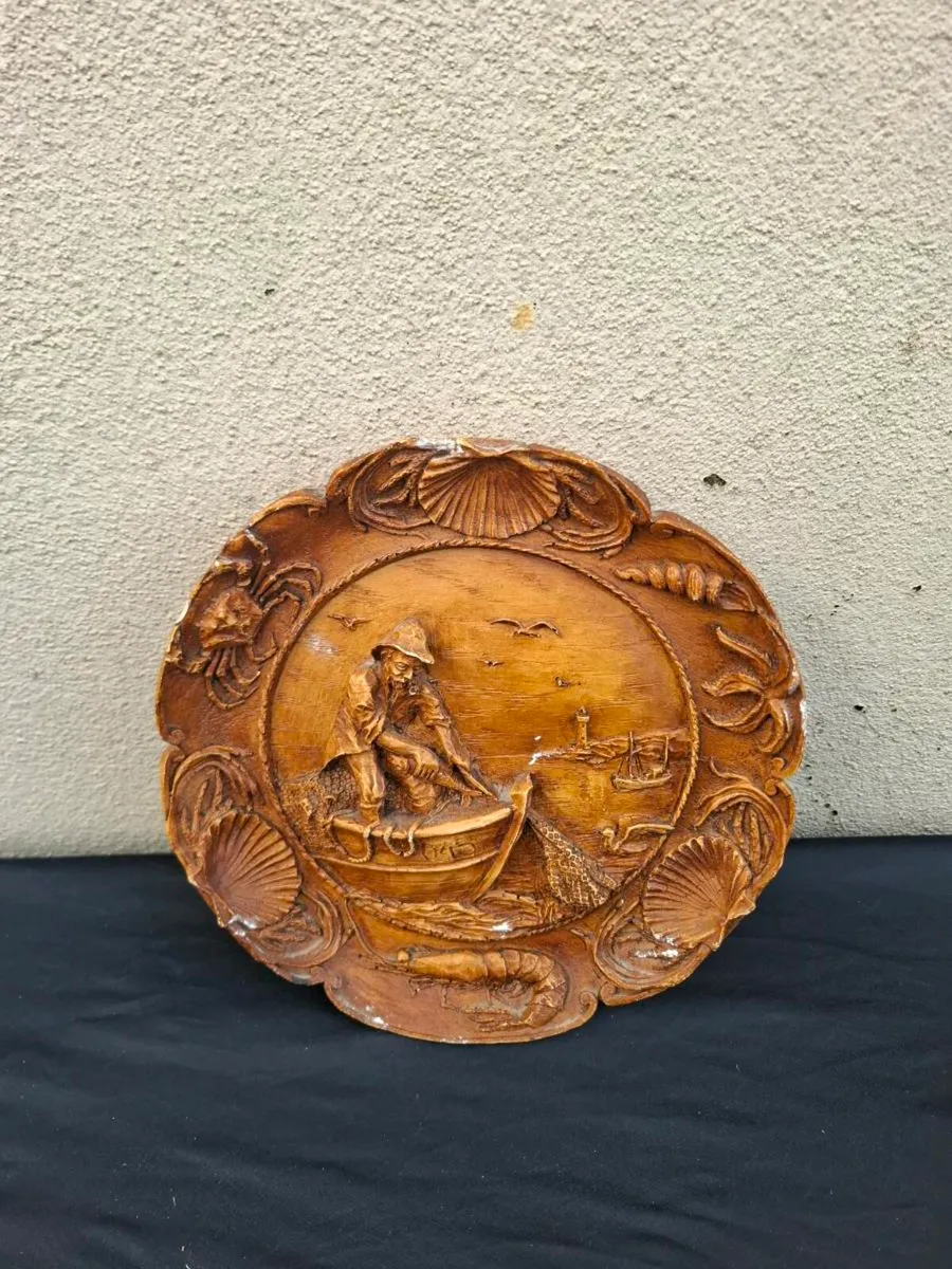 Old resine plate - Image 1