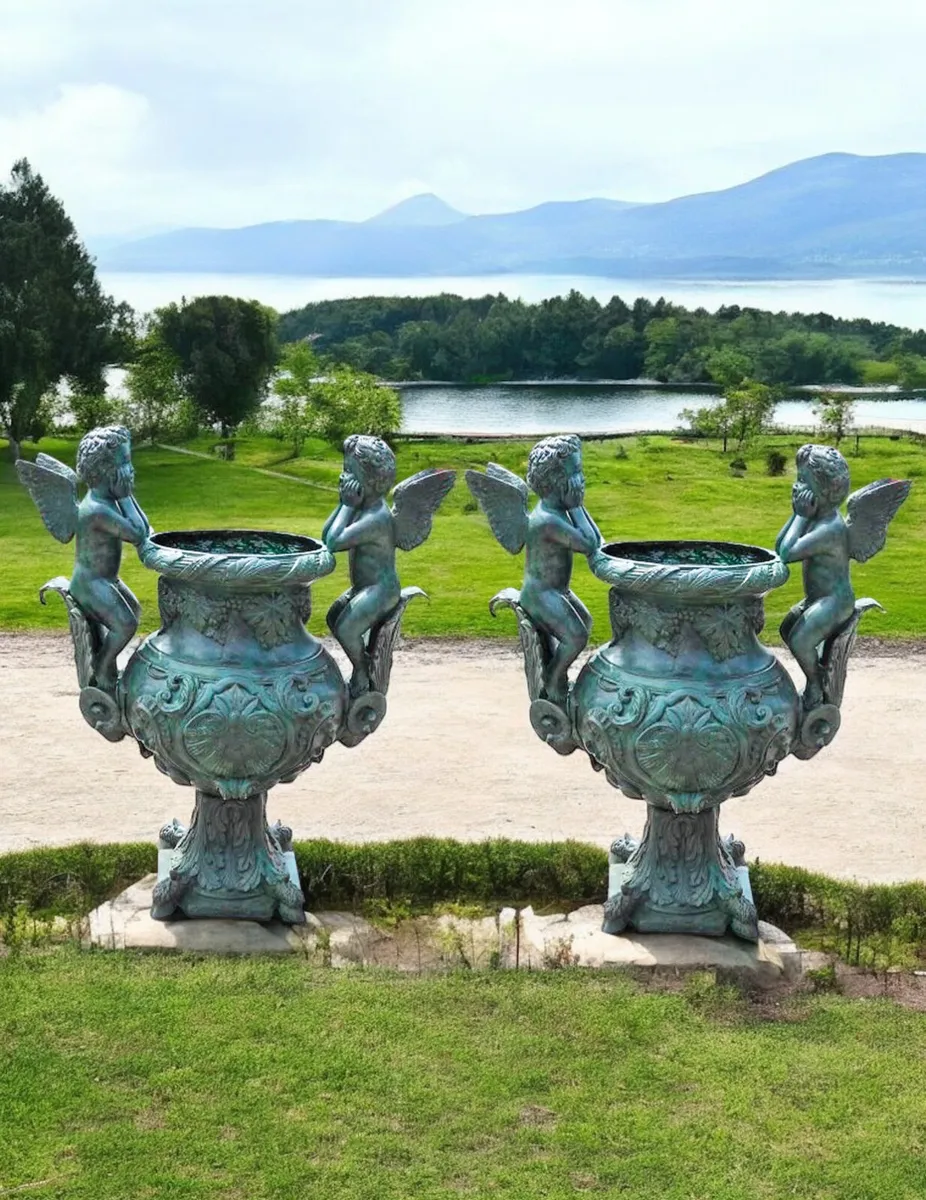 Pair of bronze flower pots - Image 2