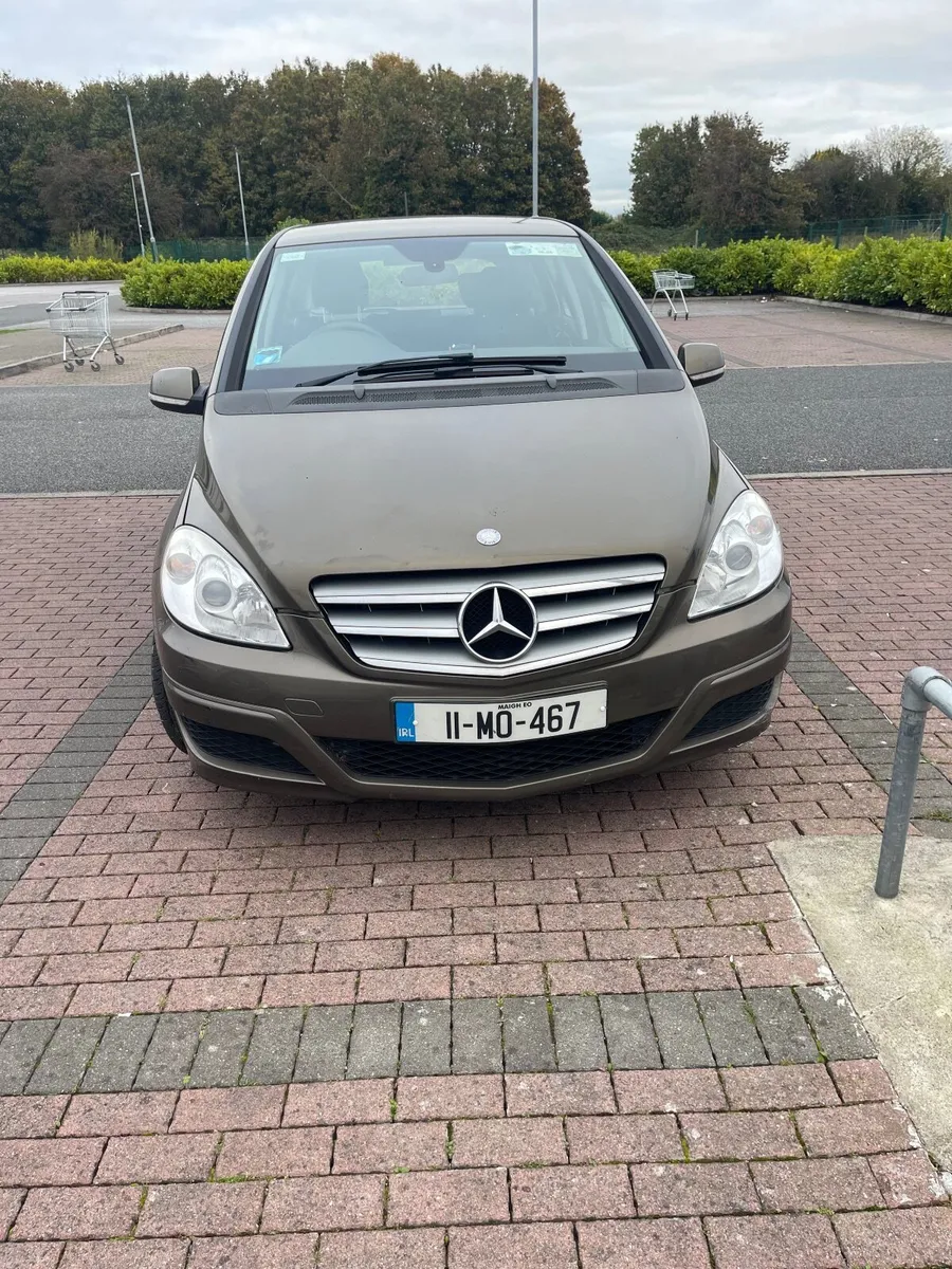 Mercedes  B180 only 116km - Image 1