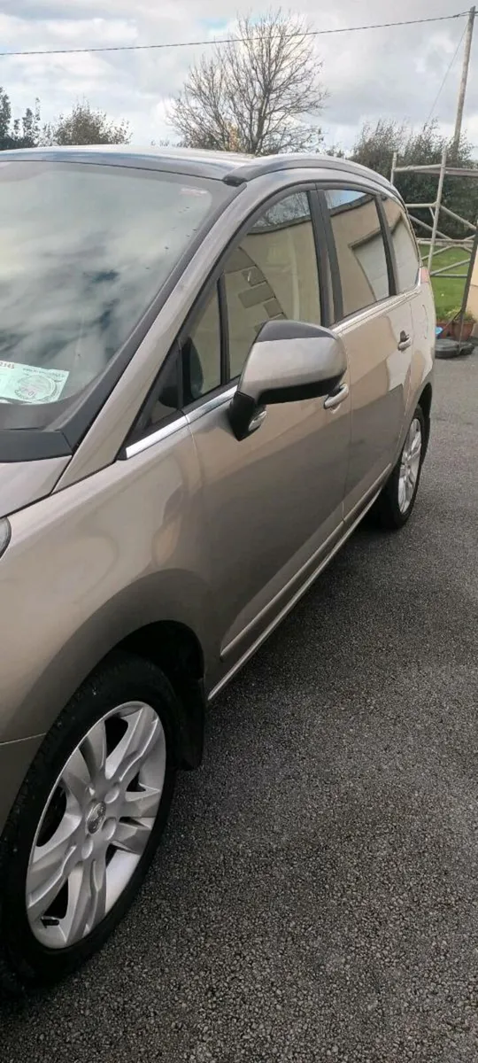 162 Peugeot 5008 - Image 1