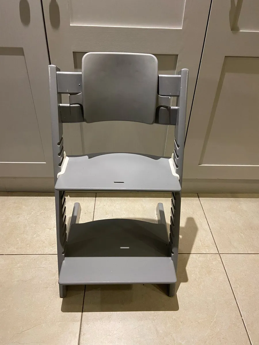 Tripp trap chair